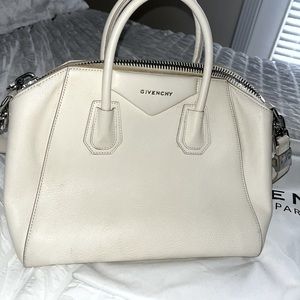 Small Givenchy Antigona bag, cream, 100% authentic